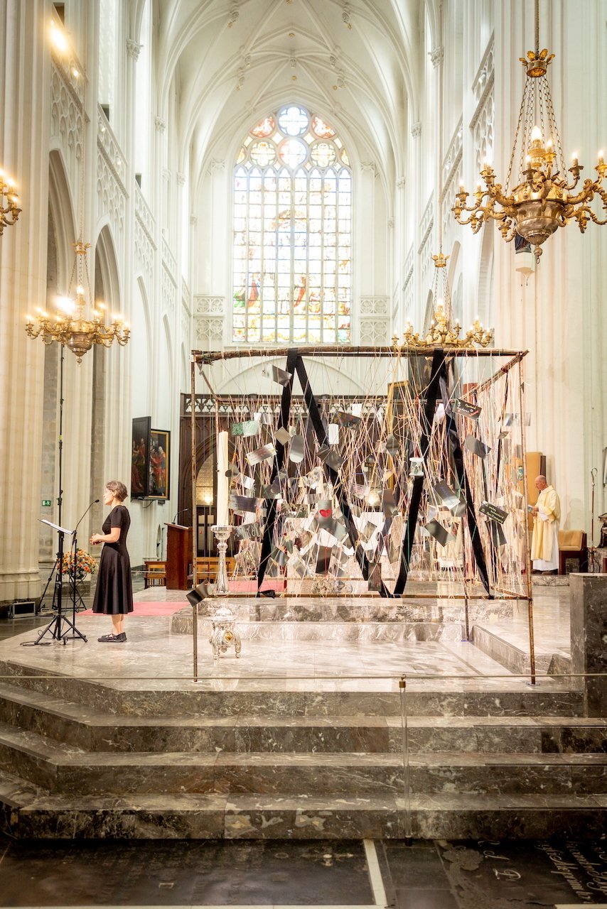 Zondag 31 mei - lezing, afsluiting en eucharistie