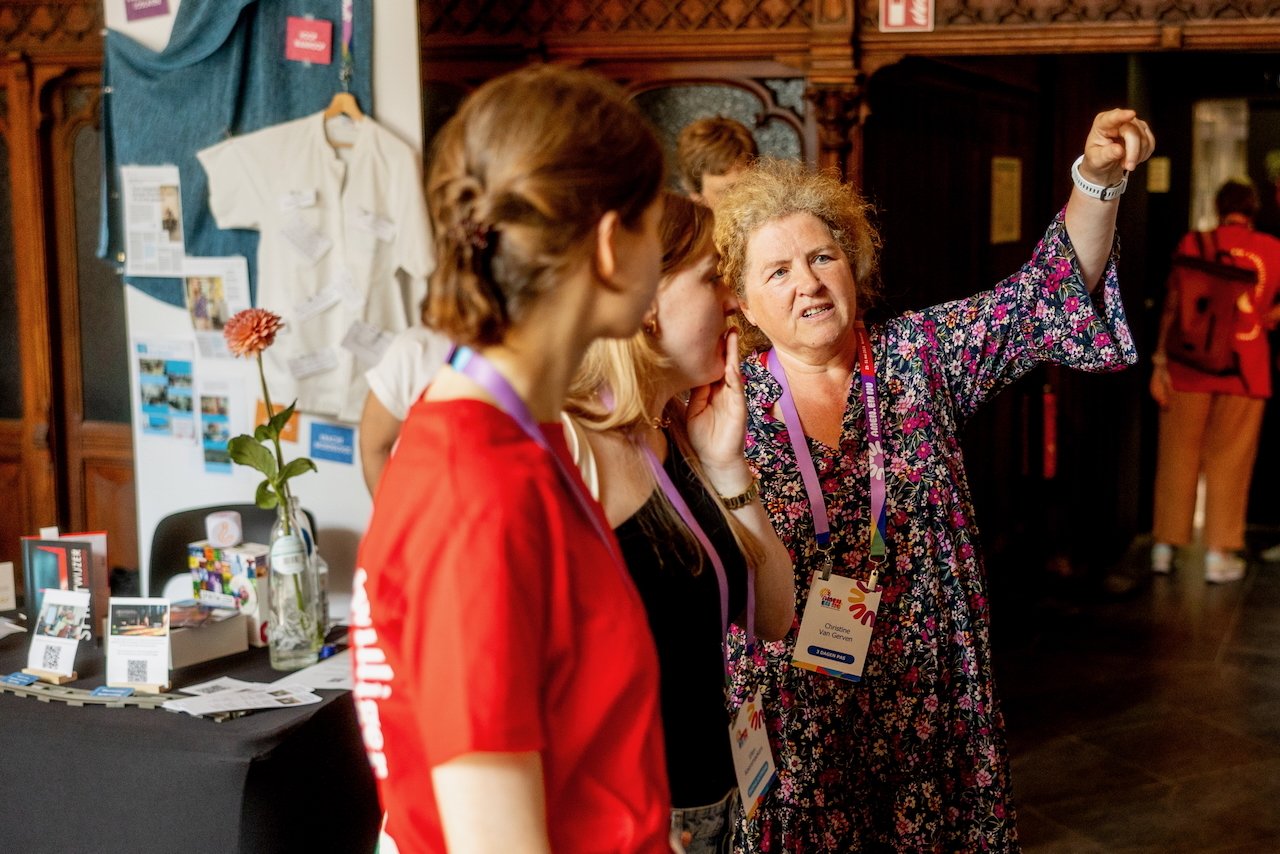 Workshops - ateliers - lezingen - panelgesprekken - ideeënmarkt - kunstwerk - zangstonde