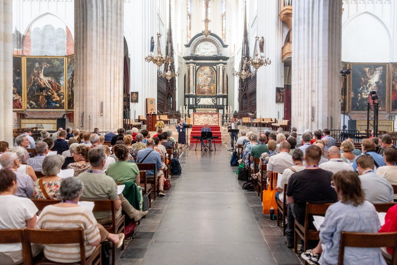 Workshops - ateliers - lezingen - panelgesprekken - ideeënmarkt - kunstwerk - zangstonde